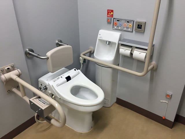 病院のトイレイメージ